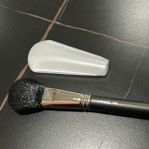 MAC 150S Face Brush (Brand New/Unused)